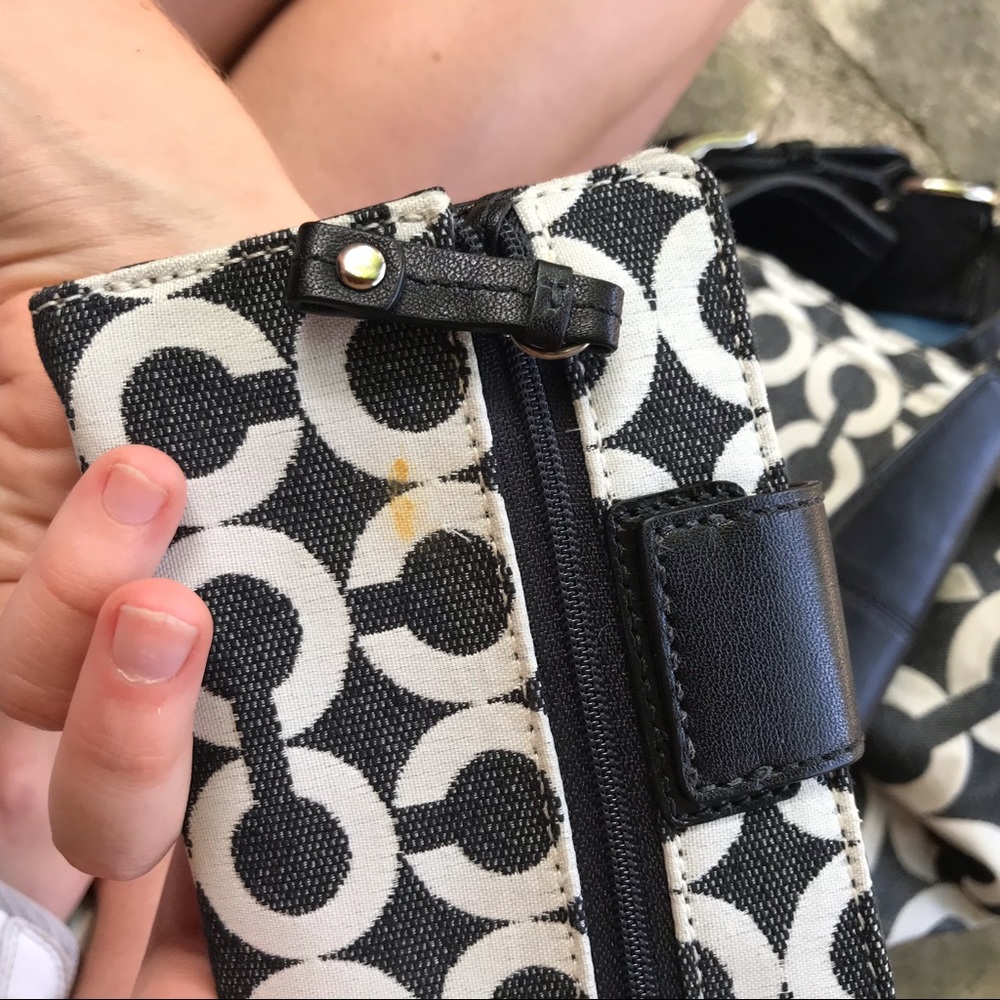 EARLY 2000s COACH LOT